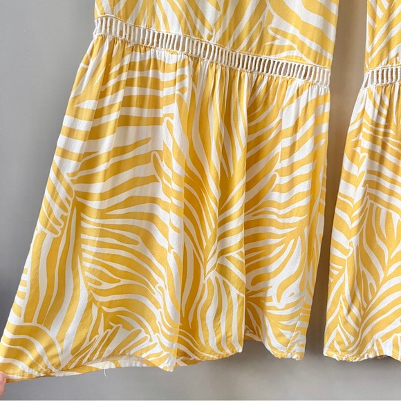 True Destinations Pants Women's Medium Yellow Tropical Pull On Beachy Boho Flare - Picture 12 of 12